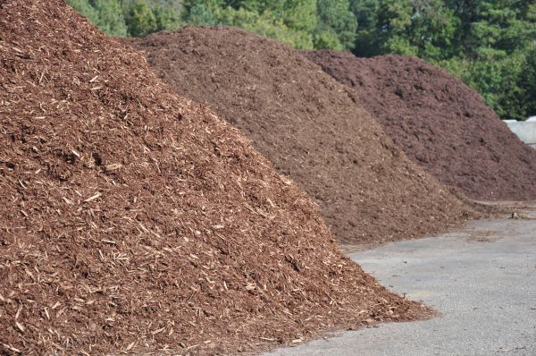 Brown Mulch Delivery in Citrus Heights